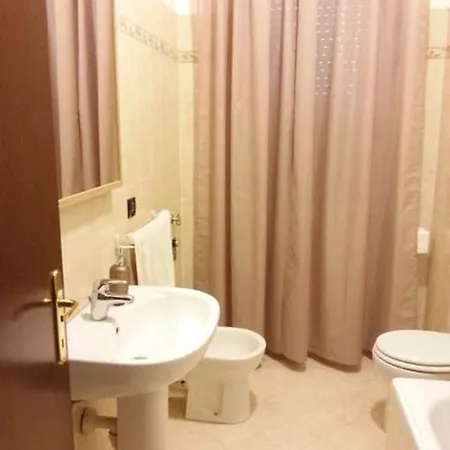 アレーナ スイート ゲストハウス ヴェローナ