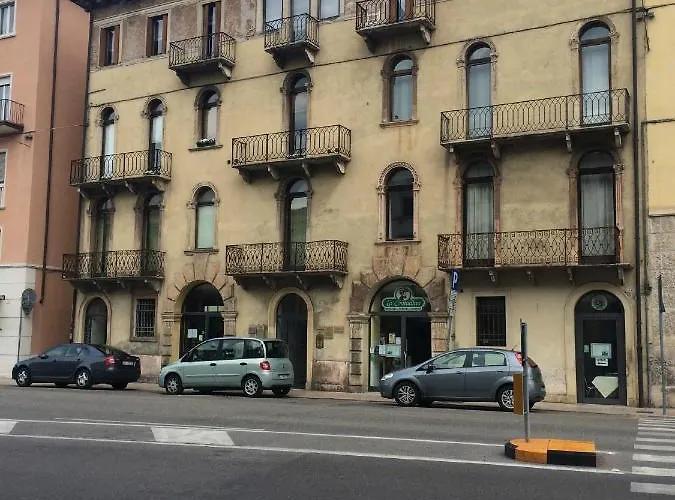 Arena בית הארחה 4*